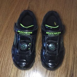 Sketchers sneakers